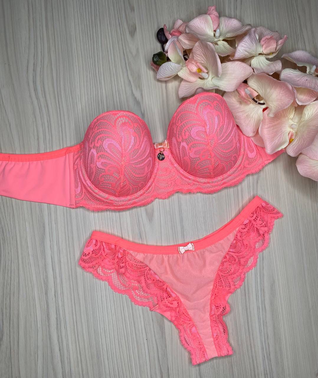 Gift Set - More Than Bela